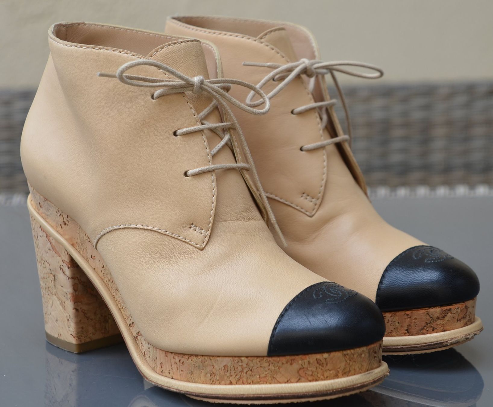 Chanel Scarpe da donna: Boots Chanel  bottines  .36.5 – Usato da Collonges venduto da Auganien