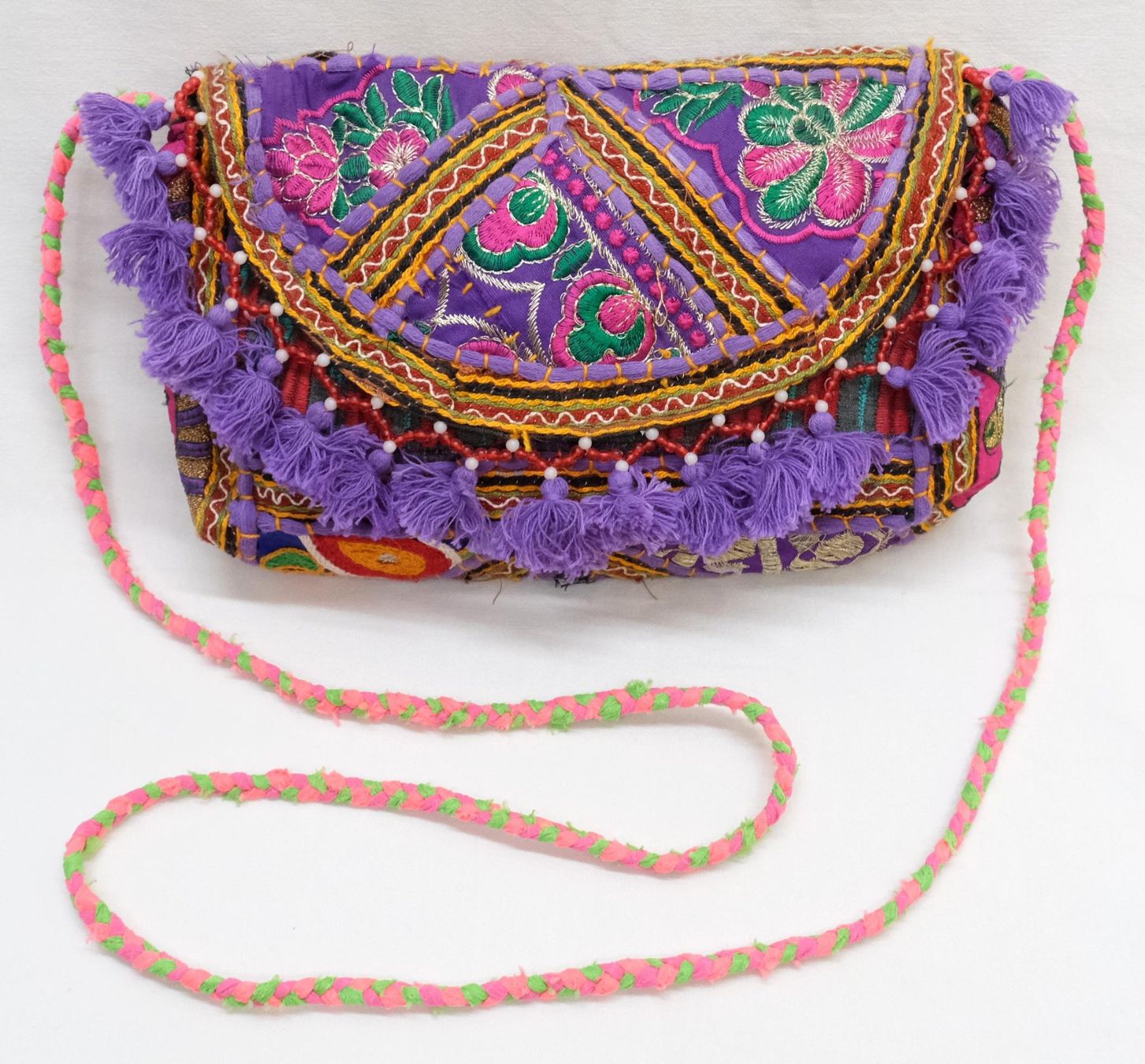 Borse da donna: Stoff Tasche Umhängetasche mit Stickerei Patchwork – Nuovo (secondo la descrizione) da Zürich venduto da Masala-Oase