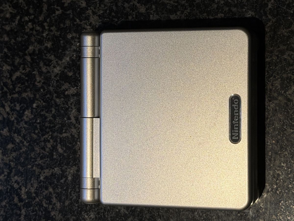Nintendo Consoles: Gameboy Advance SP Silver USB-C – D'occasion à Lausanne par Planet_Faisceaux 5