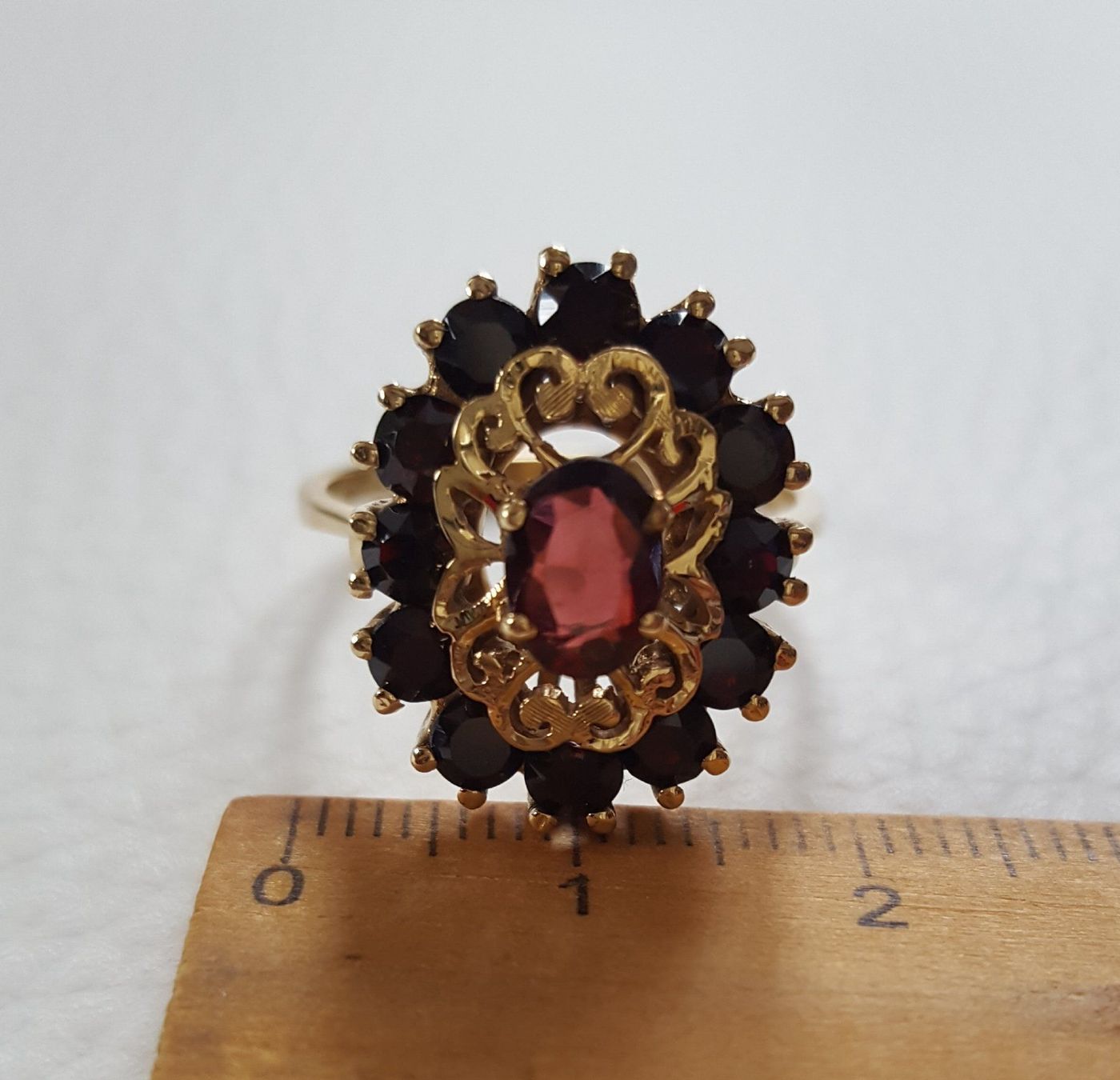 Anelli: Gold 585 Massiv Ring Mit Granaten – Usato da Wald ZH venduto da Dasilver 1