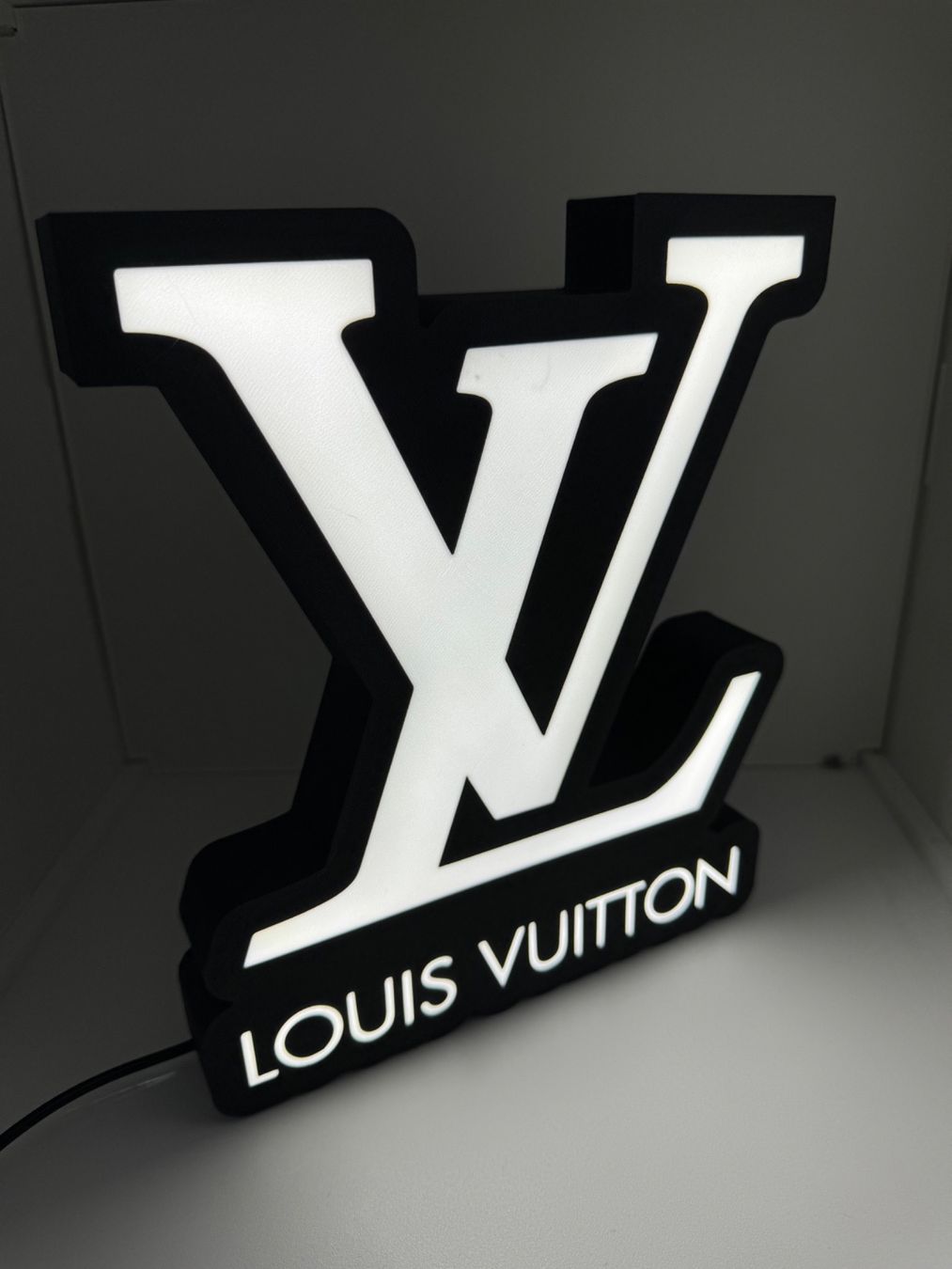 Lampade: Logo lumineux Led Louis Vuitton – Nuovo (secondo la descrizione) da Vicques venduto da PAMB3D 7