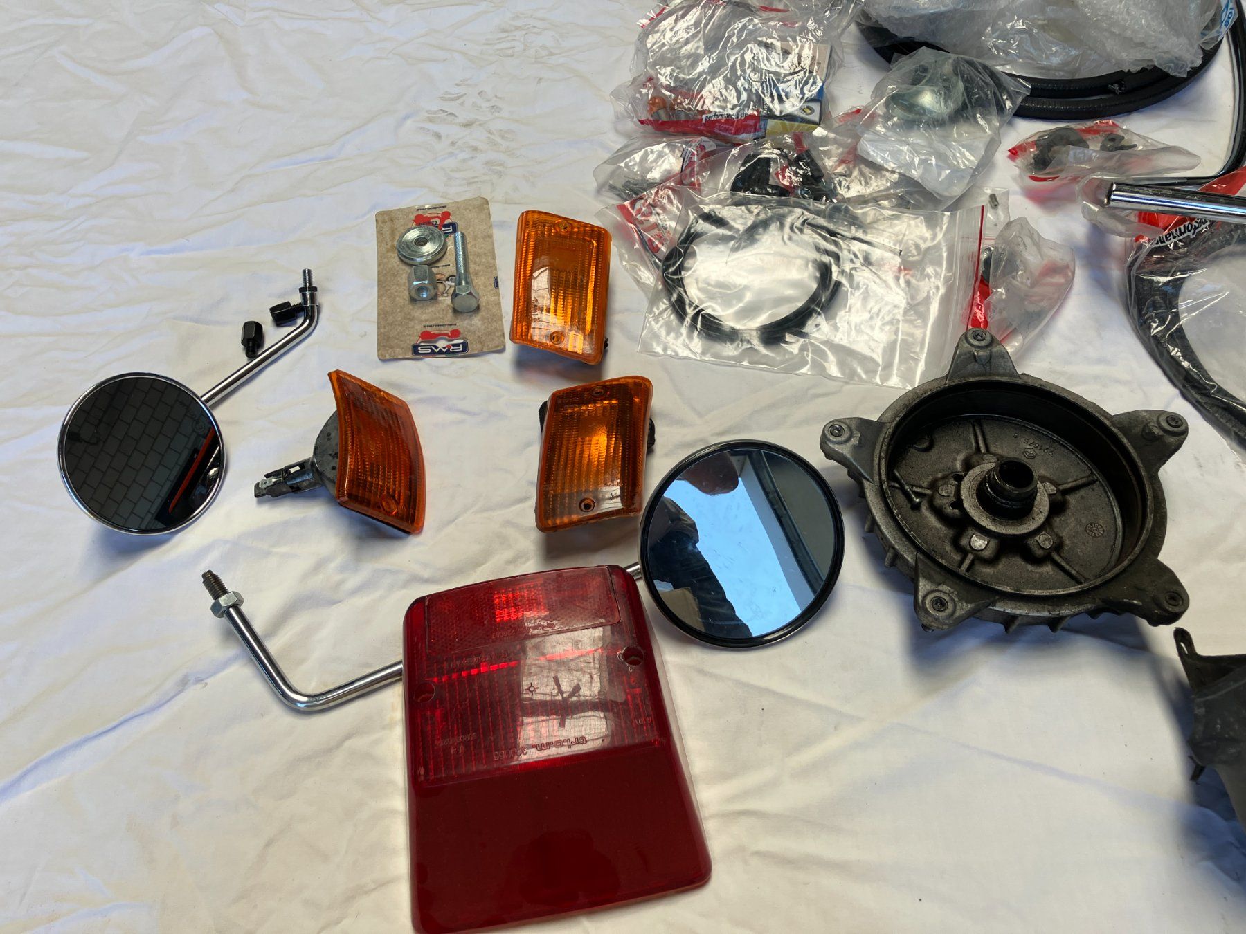 Piaggio Alle Rollerersatzteile: Div. Piaggio Vespa 50 Ersatzteile – Gebraucht aus Gampelen von Steuer0 7