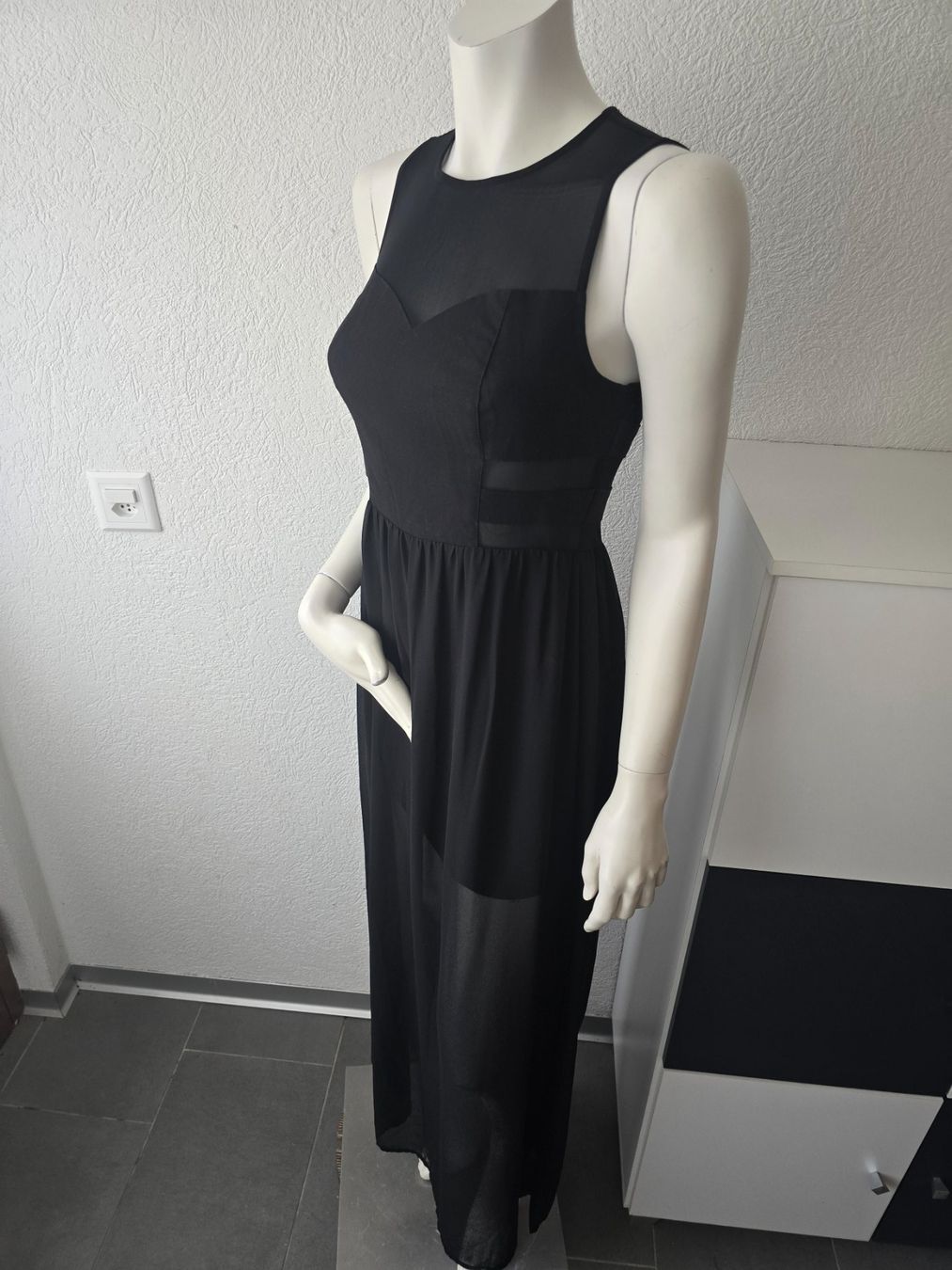 Robes: Robe longue noir T-S – D'occasion à Les Verrières par kitel79 1
