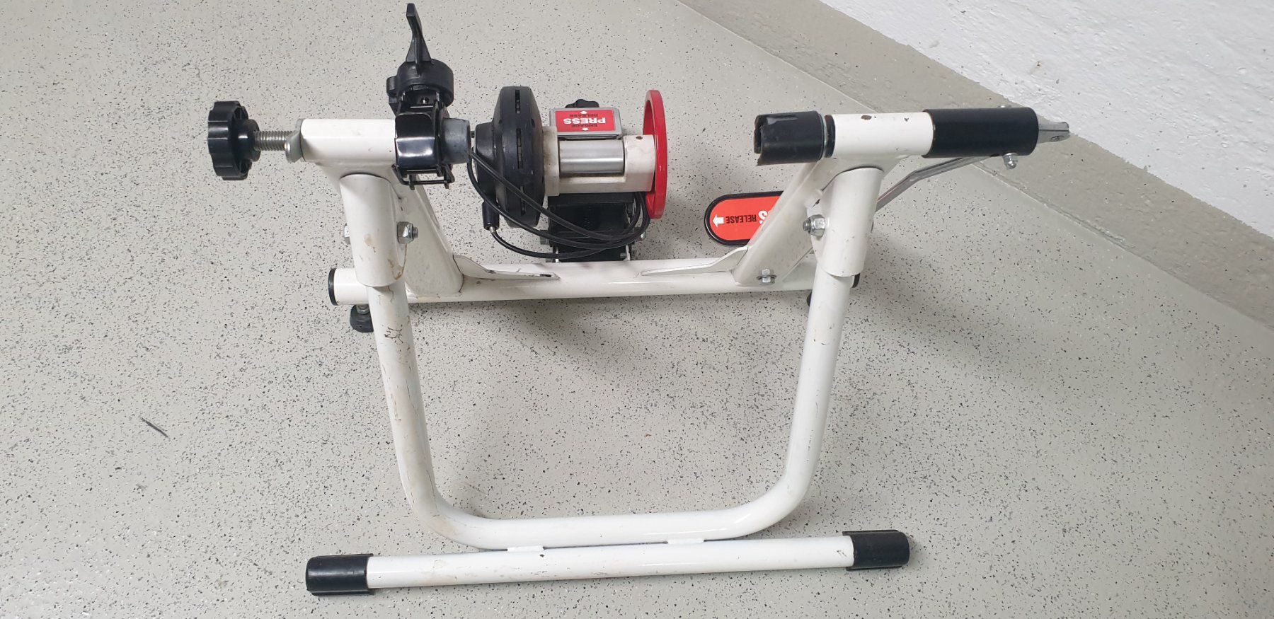 Hometrainer: Minoura Home trainer Velo Roller – Usato da Zürich venduto da emi_rp8k 2