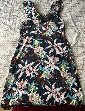 Robe longue fleurie col volanté ? Taille 44/46