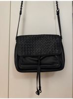 Bottega Veneta Black Leather shoulder bag - Chic!