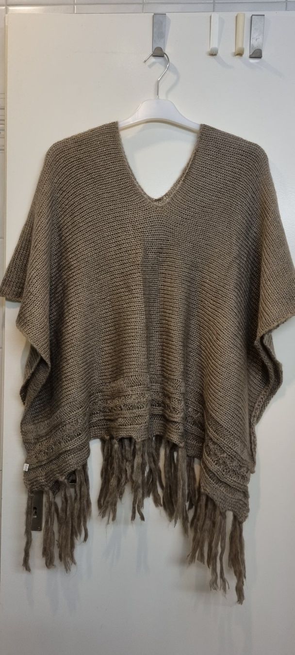 Altro in Moda donna: Poncho, Cape – Nuovo (secondo la descrizione) da geroldswil venduto da Gumball1 2
