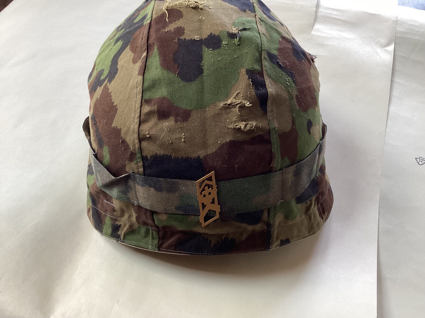 Schweizer Armee Uniformen: Helmbezug 90 – Gebraucht aus niederurnen von Hagugelmann