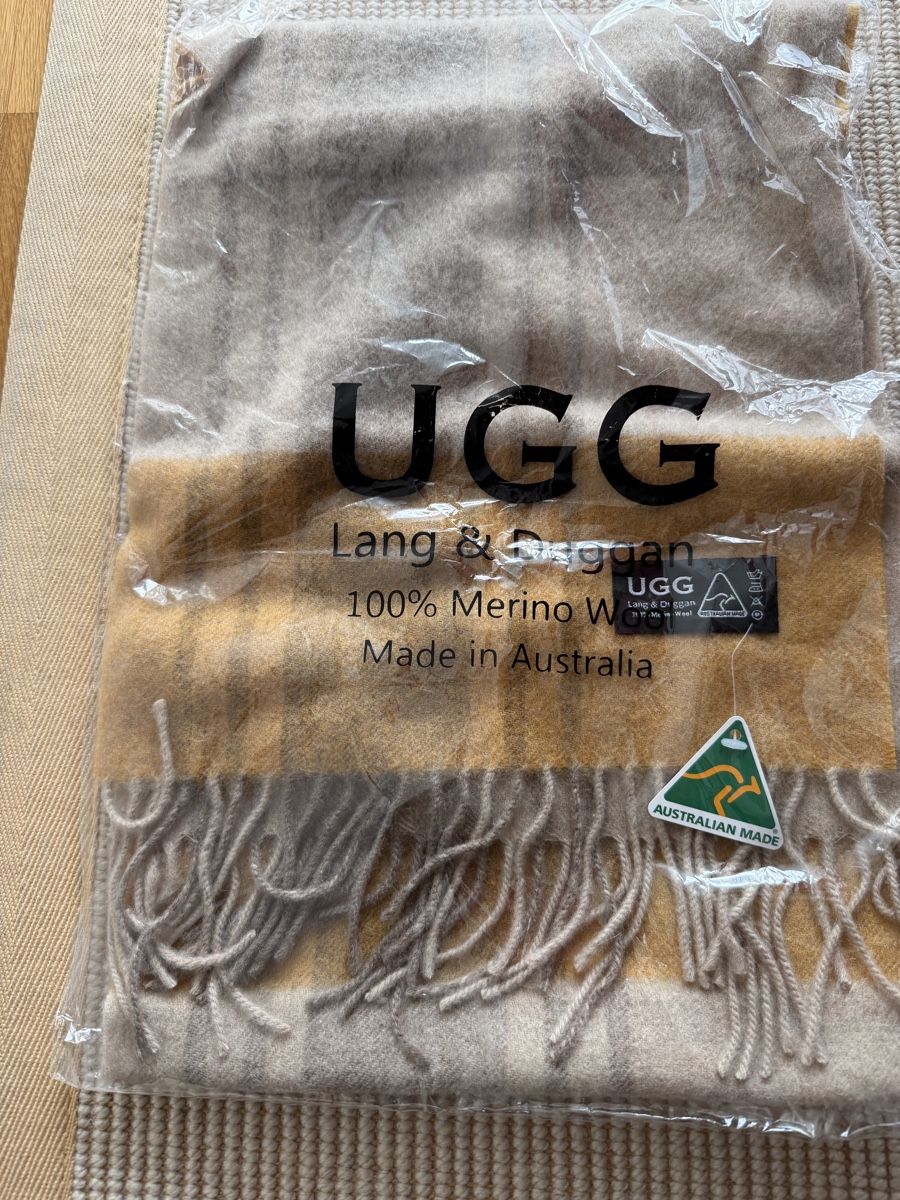 Foulard & Sciarpe: NEW UGG Australia Merino Wool Scarf – Nuovo e nell'imballaggio originale da Zürich venduto da Eb_ 1