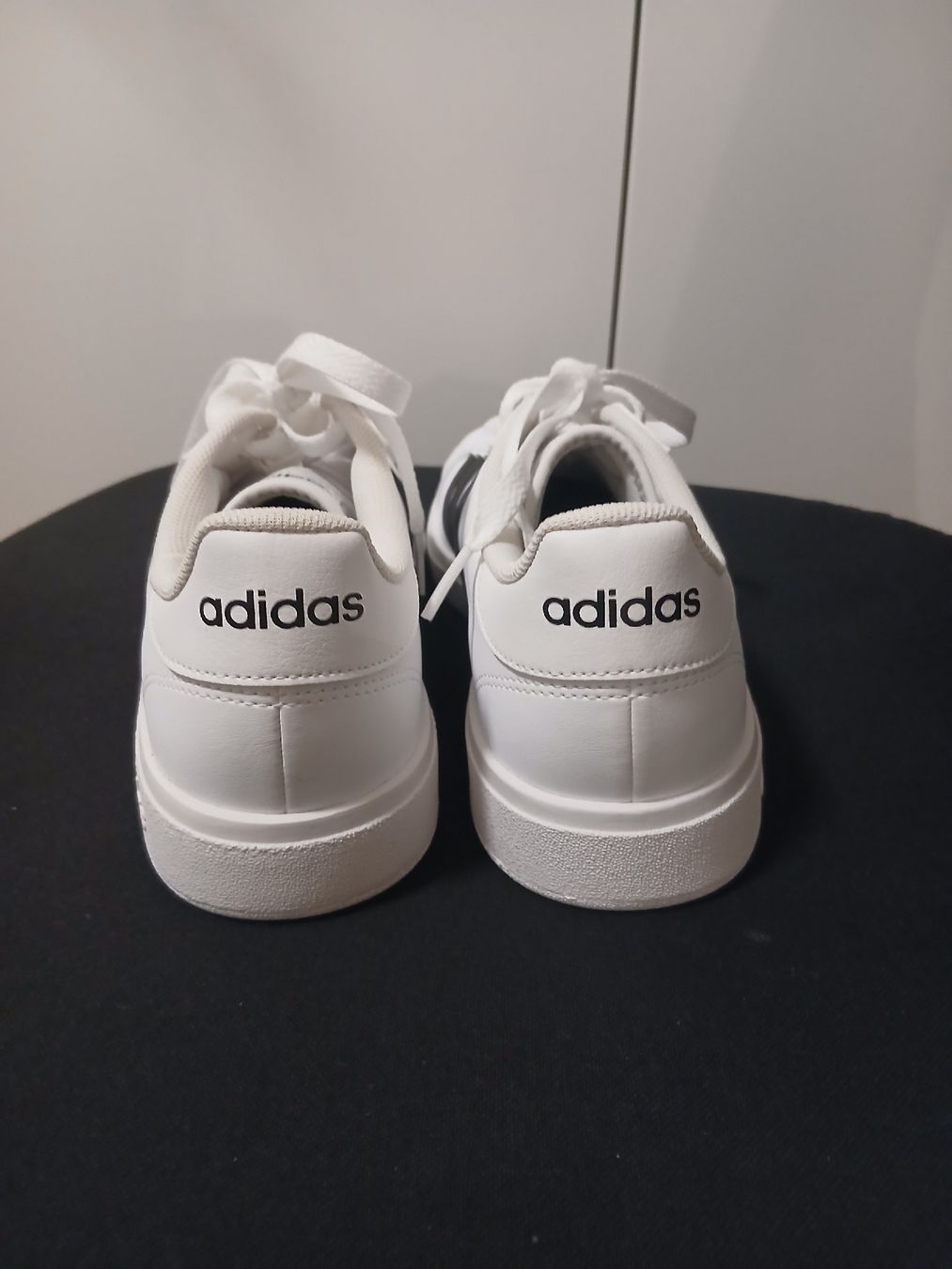 Adidas Scarpe da uomo: Adidas Schuhe (neu) – Nuovo (secondo la descrizione) da Lachen SZ venduto da Banane3 3
