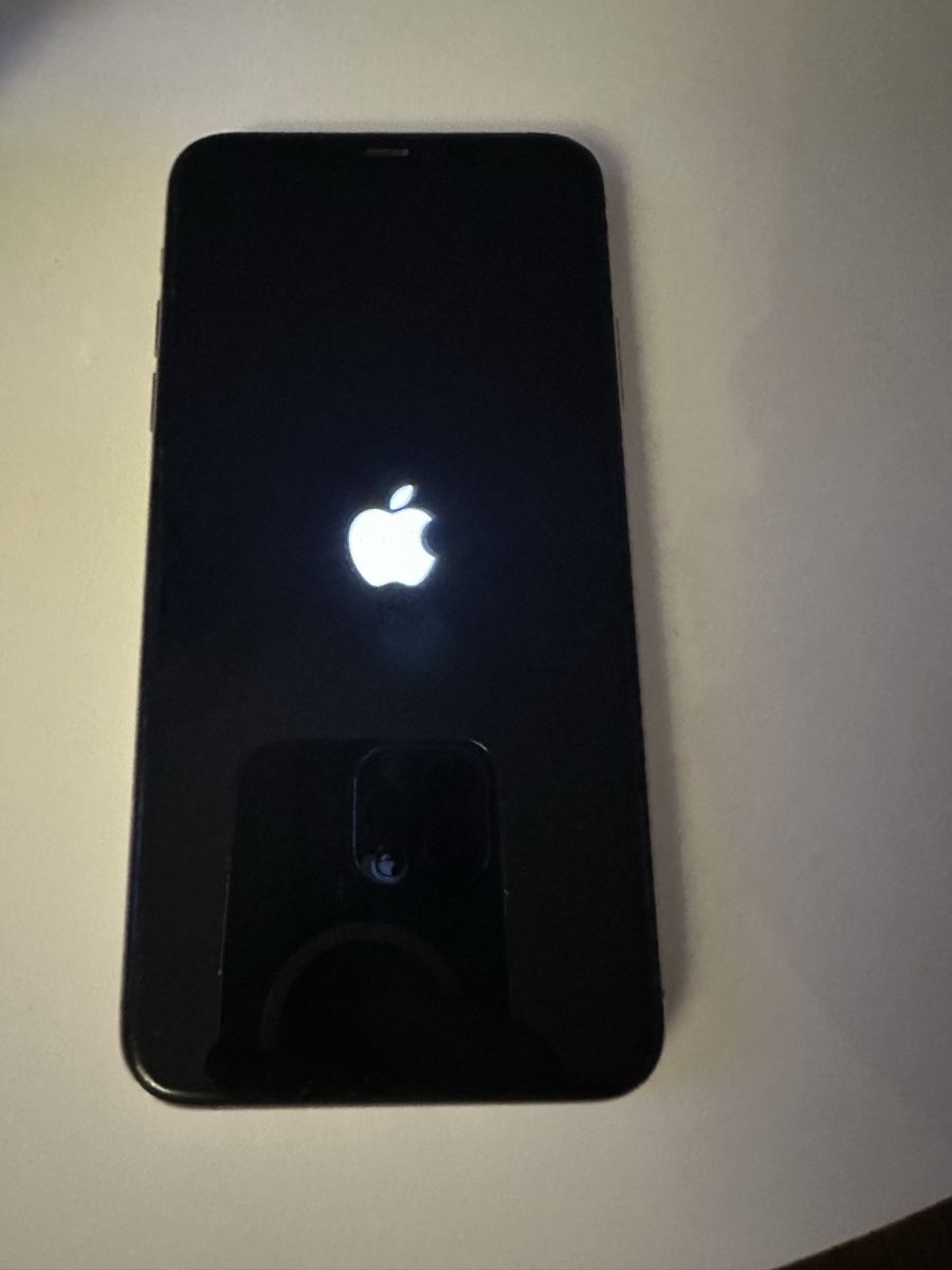 Apple Telefoni cellulari / Smartphones: Iphone 11 Pro Max – Usato da Basel venduto da taty97