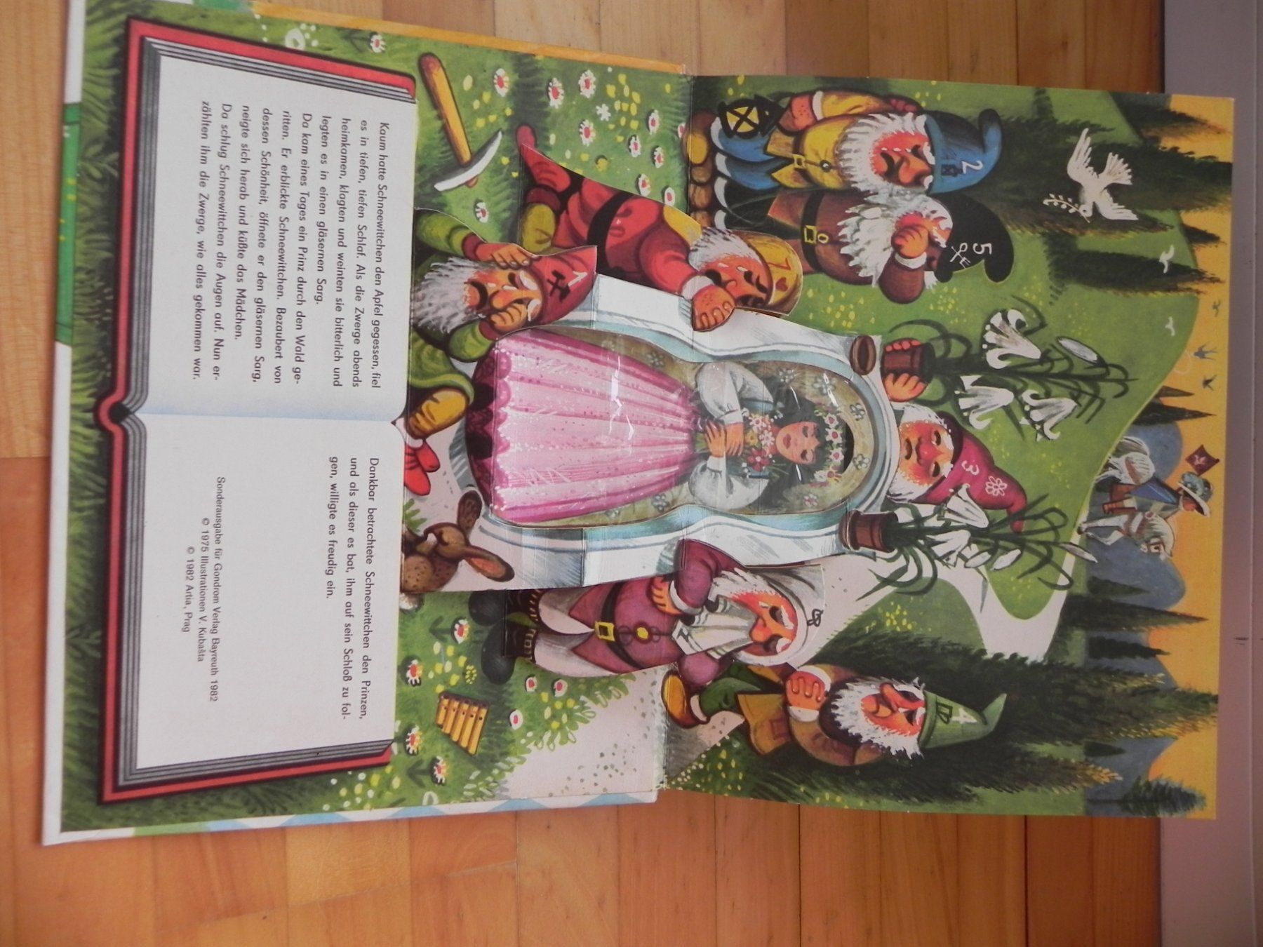 Libri: Schneewittchen Leporello Buch Kubasta Pop Up Buch 1982 – Usato da Stallikon venduto da pcerny16 3