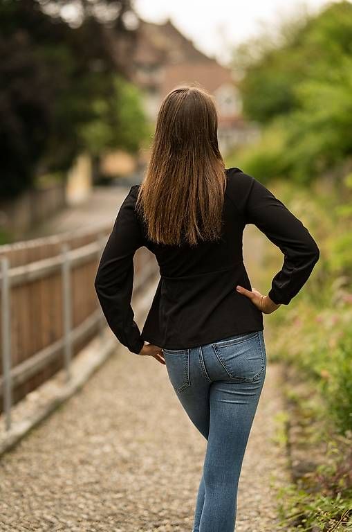 Top: Schöner schwarzer Top s – Usato da Mägenwil venduto da VintageGirly 3