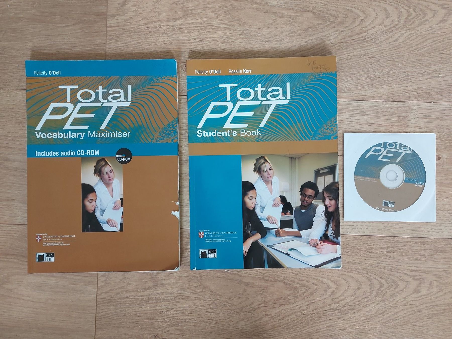 Libri: Cambridge Preliminary Books (PET) – Usato da Wohlenschwil venduto da Lexah