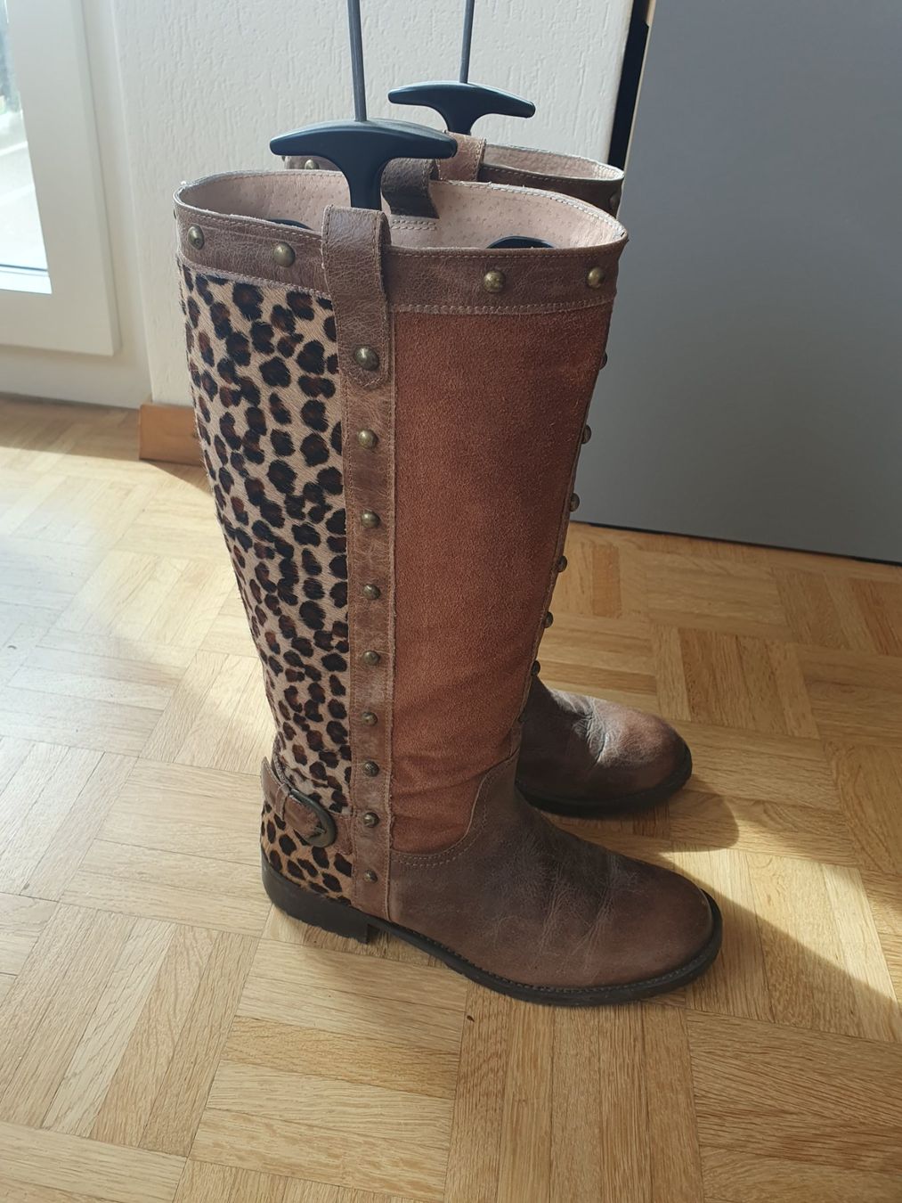 Scarpe da donna: Braune Lederstiefel, leopardprint – Usato da Nussbaumen AG venduto da jul_t76k