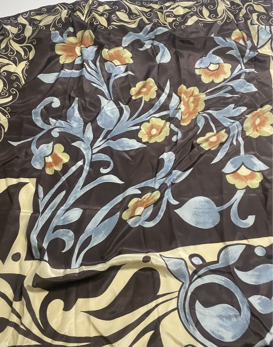 Foulards, Tücher & Schals: Seiden Foulard 🌸 – Gebraucht aus Opfikon von Luis144 2