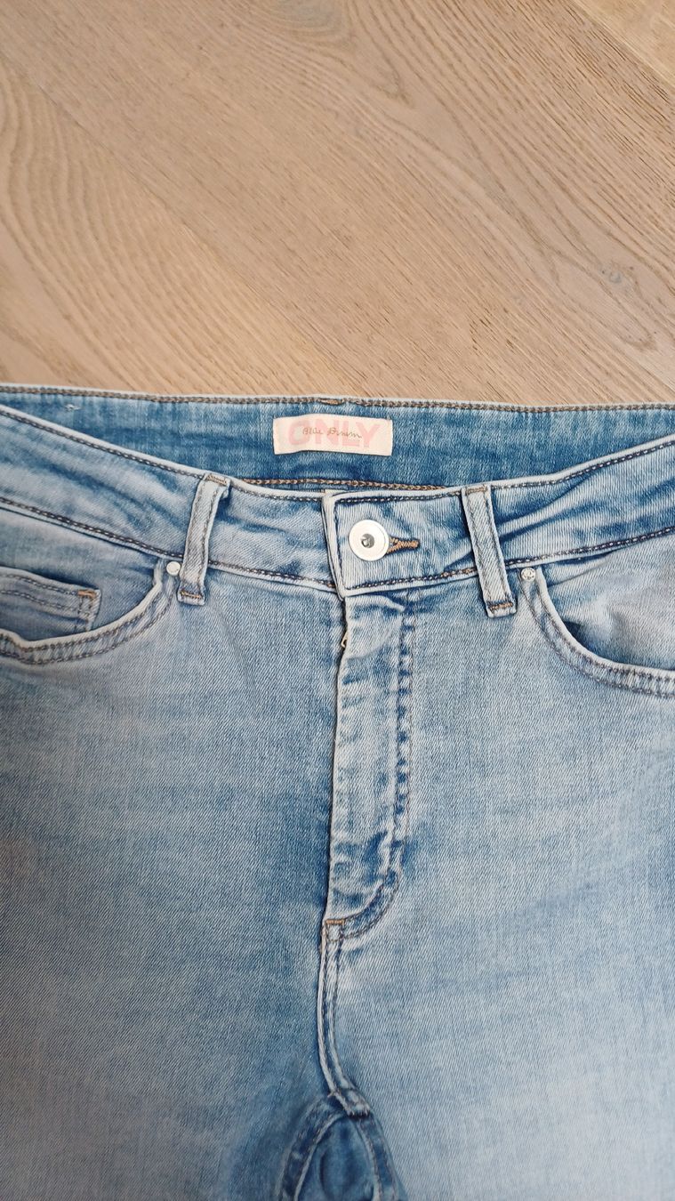 Only Jeans: ONLY Damen Jeans hellblau Grösse L 30  – Usato da Arlesheim venduto da savina01 1