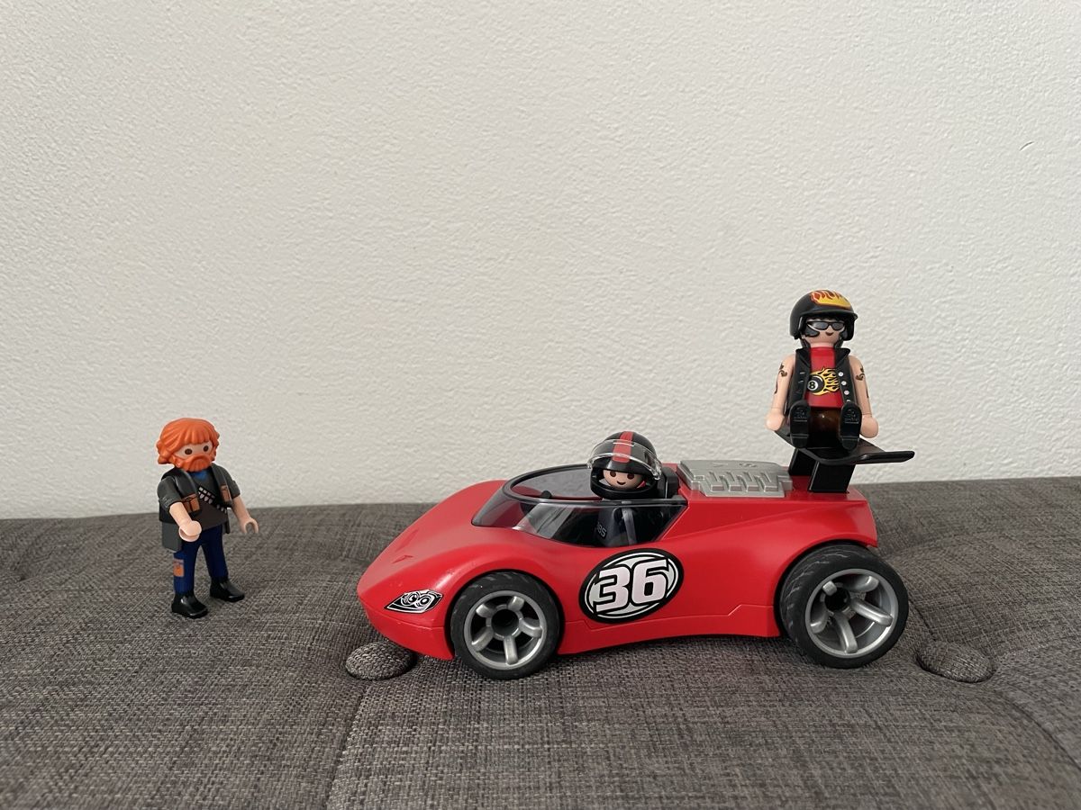 Playmobil Spielzeuge: Playmobil Auto mit 3 Figuren – Gebraucht aus Chur von Tsambiko 2
