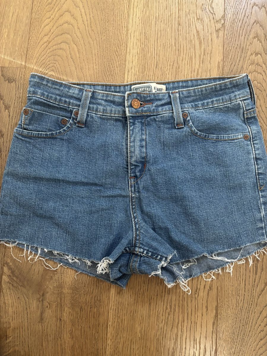 Jeans: Jeans Shorts Levi Strauss – Usato da Männedorf venduto da giu_wm6d 4