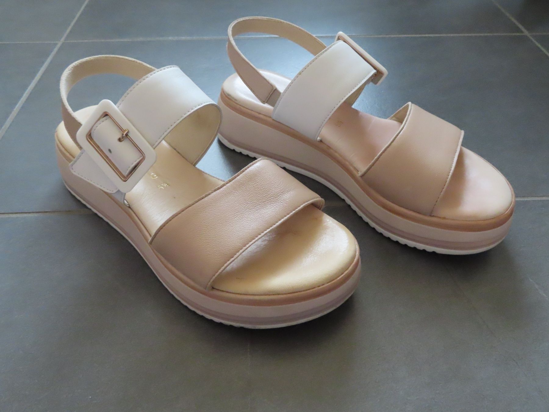 Gabor Scarpe da donna: GABOR schöne Leder-Sandalen Gr.5.5 /38.5 – Usato da Wallenried venduto da Asyano 1