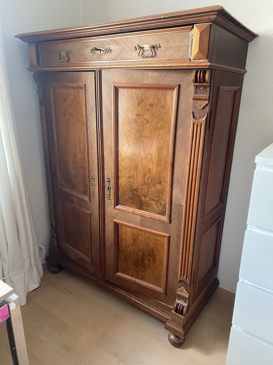 Armoires: Antiker Schrank – D'occasion à burgdorf par kaethiduebi