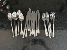 Besteckset Edelstahl gemischt 18 Teile guter Zustand