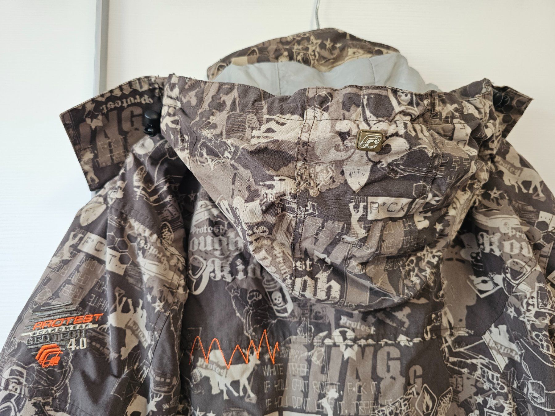 Protest Giacche: Snowboardjacke PROTEST BOARDWEAR GEOTECH 4.0 , MEDIUM – Usato da Aarau Rohr venduto da Mmiracle 5