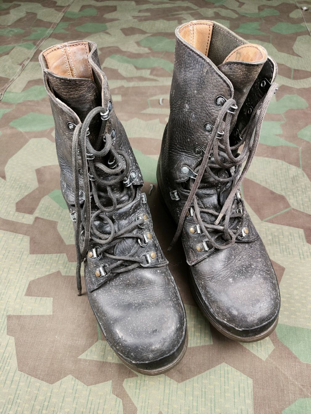 Schweizer Armee Uniformi: Kampfstiefel Ord. 1990, Grösse 280 6 – Usato da Bauma venduto da SwissMilitaria