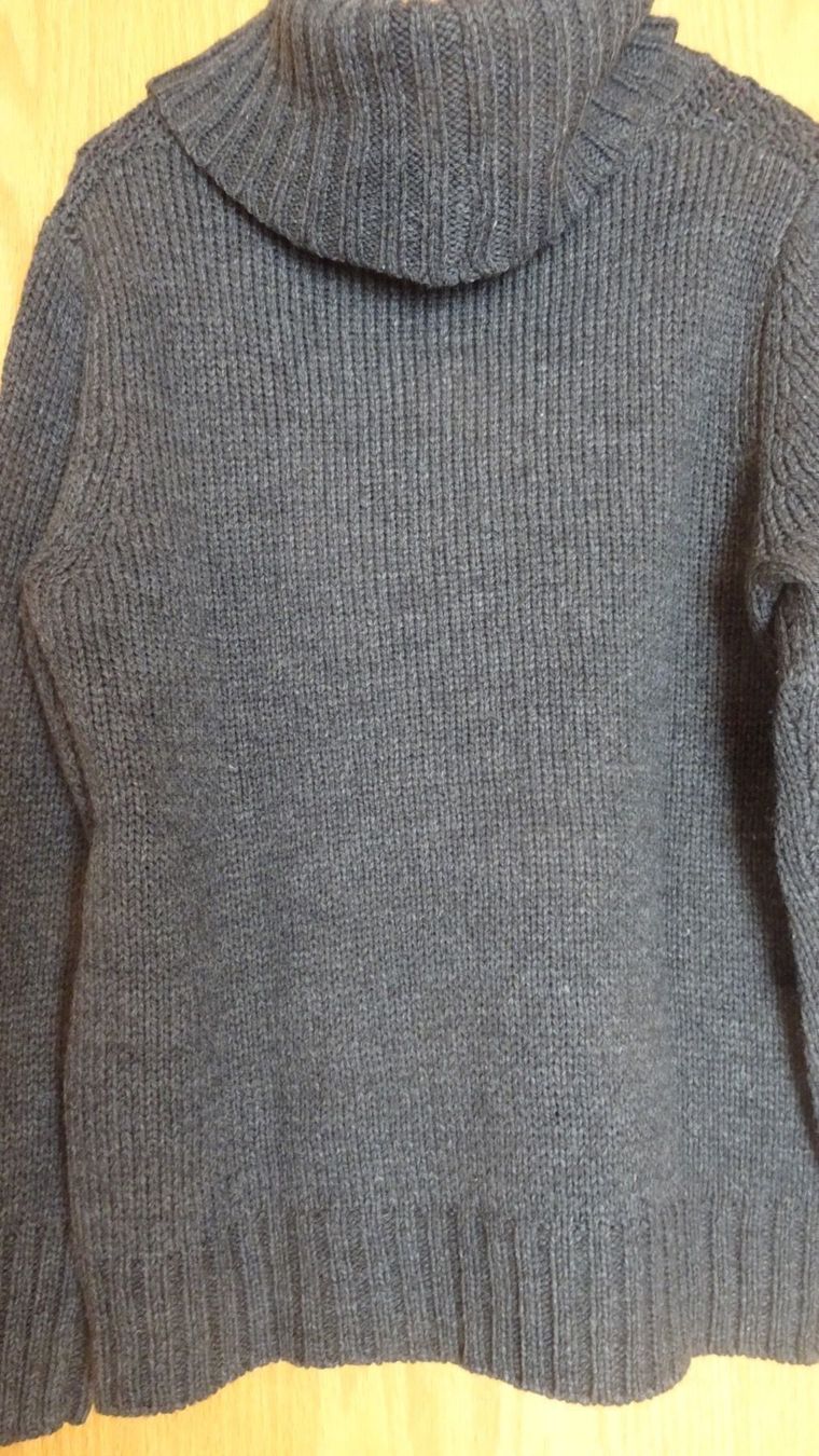 Maglioni & Felpe: Pullover, grau mit Rollkragen Gr. M – Usato da Zäziwil venduto da lolek01 1