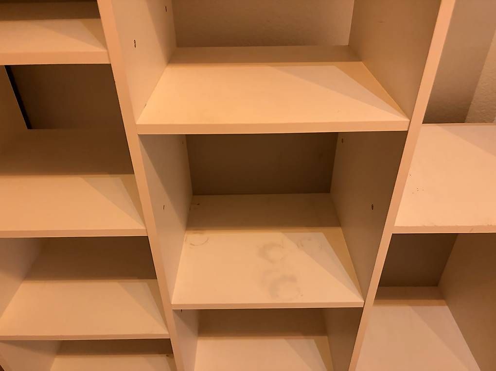 Bücherregal zu verschenken (Gebraucht) in Felsberg für CHF 1 – nur Abholung auf Ricardo kaufen