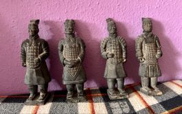 4 Statues de guerriers chinois de Xian en terre cuite