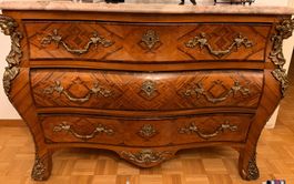 Magnifique commode Louis XV marbre beige dessus