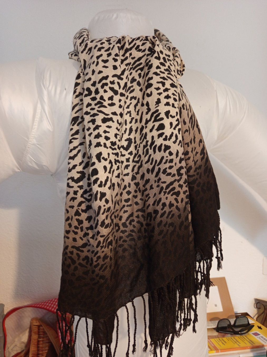 Foulard & Sciarpe: Schöner Leoparden Schal mit Fransen! – Usato da Bassersdorf venduto da alu_ps66 1