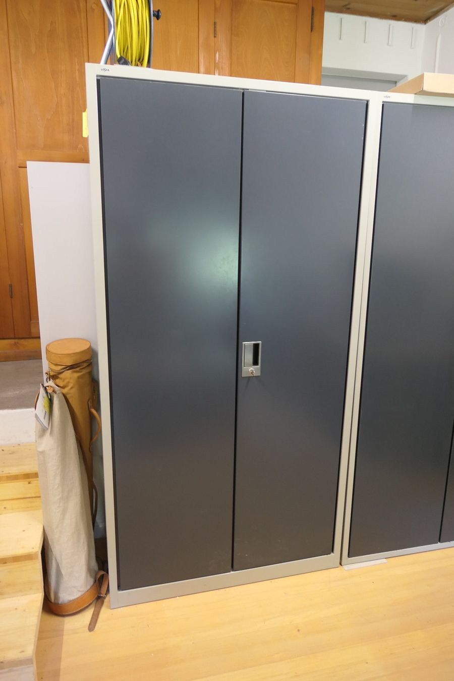Lista Armadi: Lista Metallschrank mit 2 Türen, Key Lock – Usato da Münchenbuchsee venduto da Ploder0