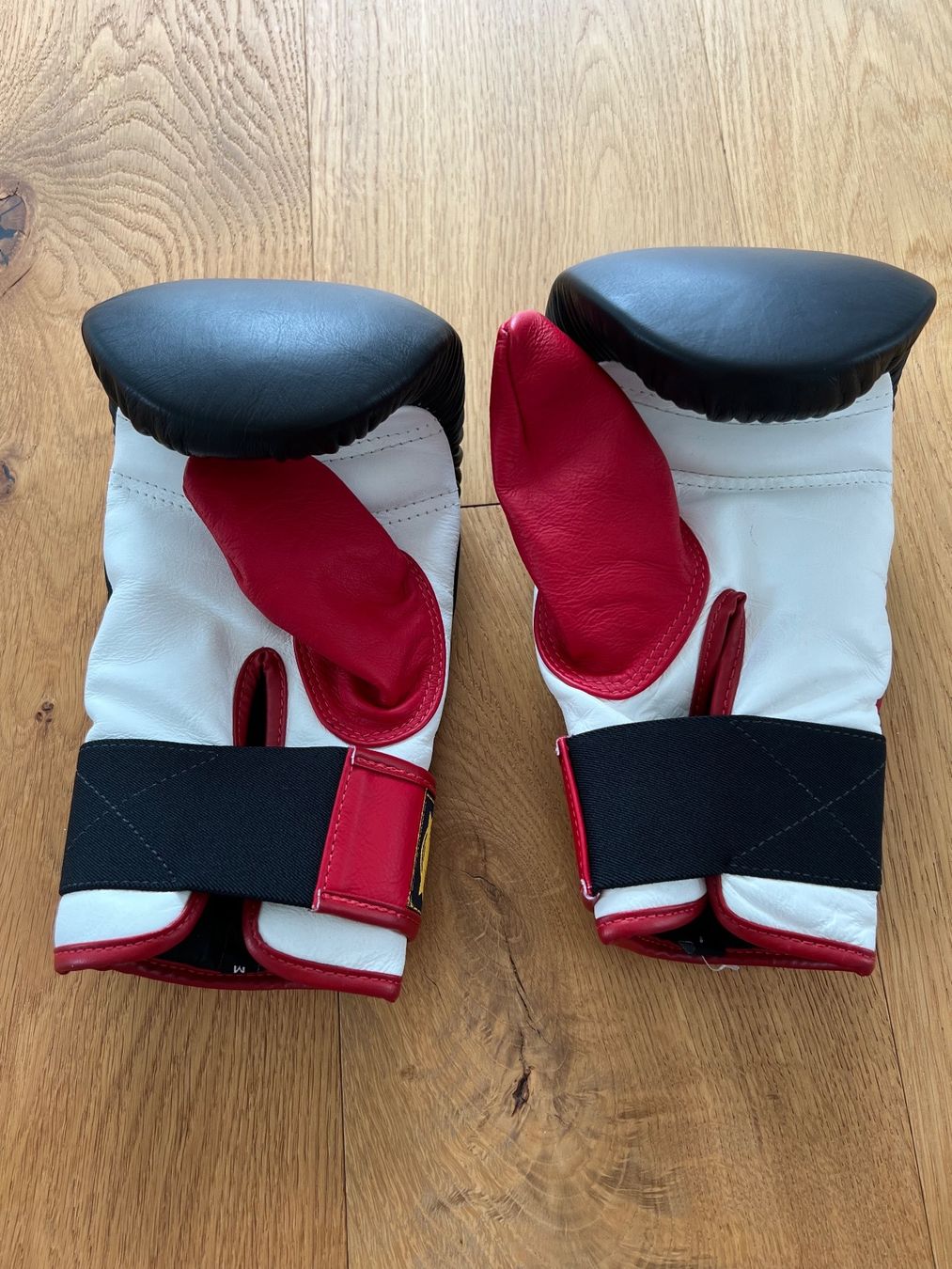 Guanti & manicotti: Boxhandschuhe Leder – Nuovo (secondo la descrizione) da Seewen SZ venduto da Missholdi 1