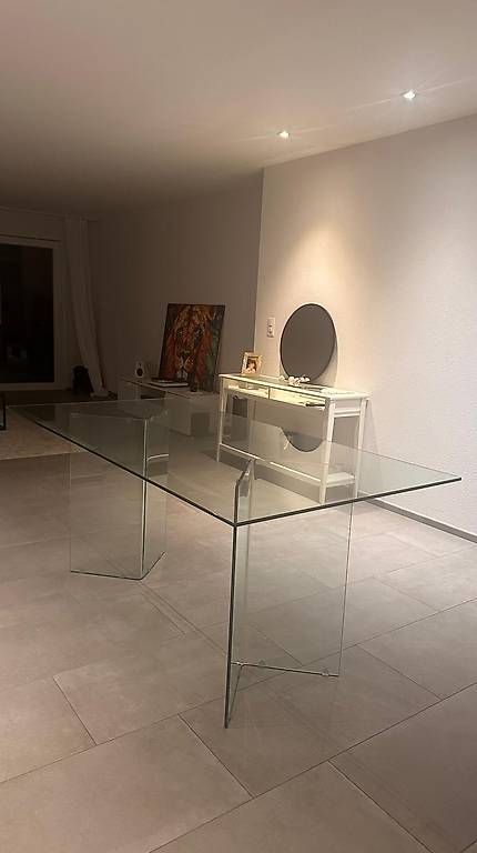 Tavoli: Table en verre pour 6 personnes – Usato da Luins venduto da plu_thn9