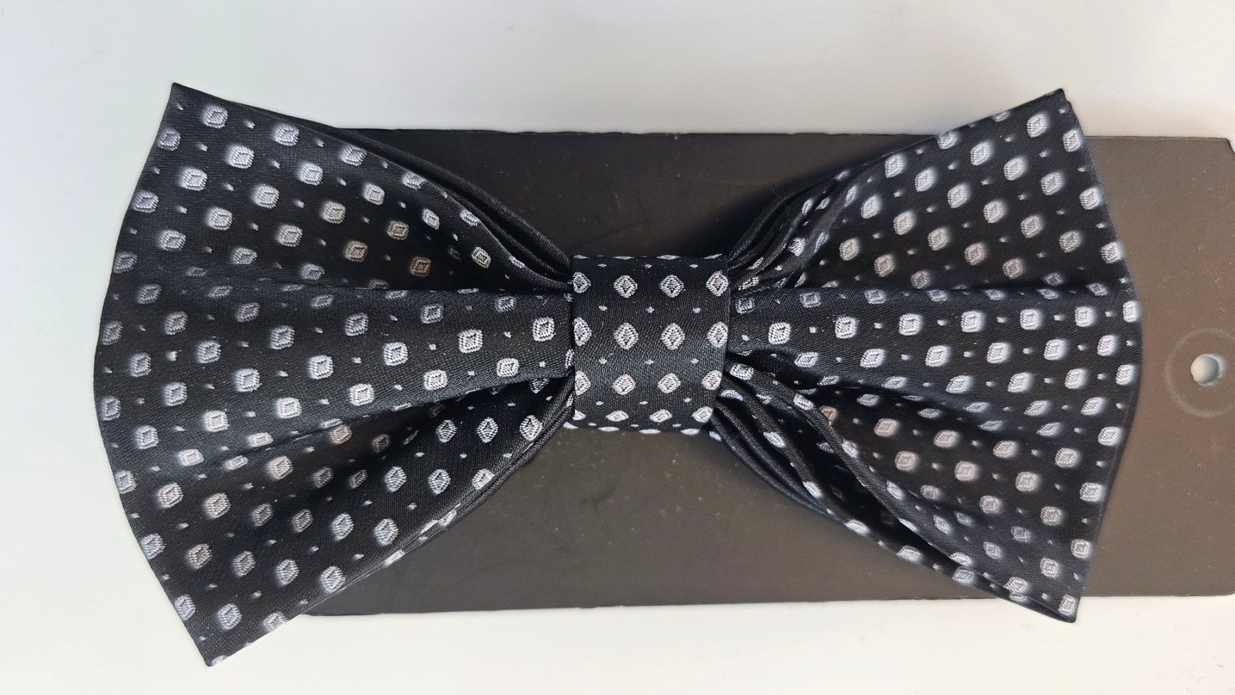 Cravatte: Fliege schwarz-weiss neu u originalverpackt – Nuovo e nell'imballaggio originale da Fehraltorf venduto da herrenaccessoirsking