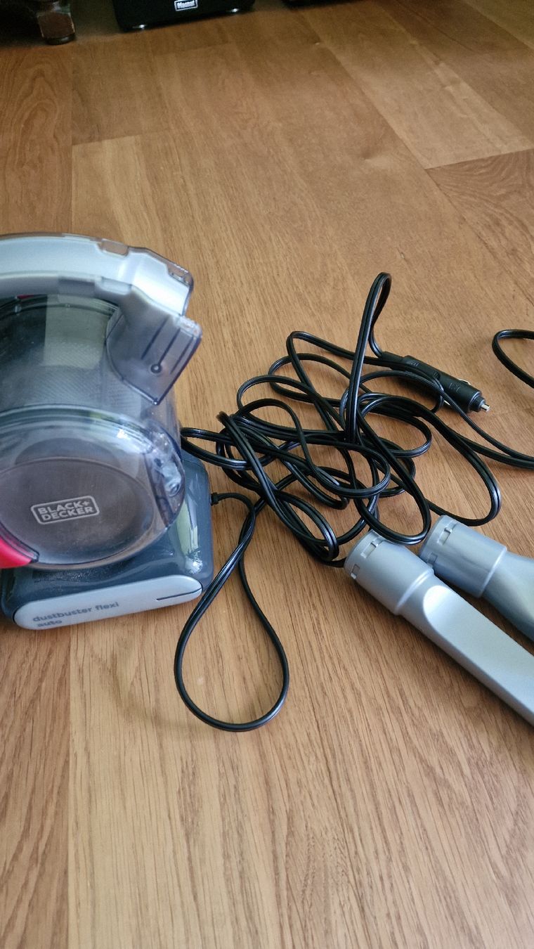 Staubsauger & Zubehör: Black+Decker Dustbuster Flexi Auto Staubsauger gebraucht – Gebraucht aus Urtenen-Schönbühl von Saints67 5