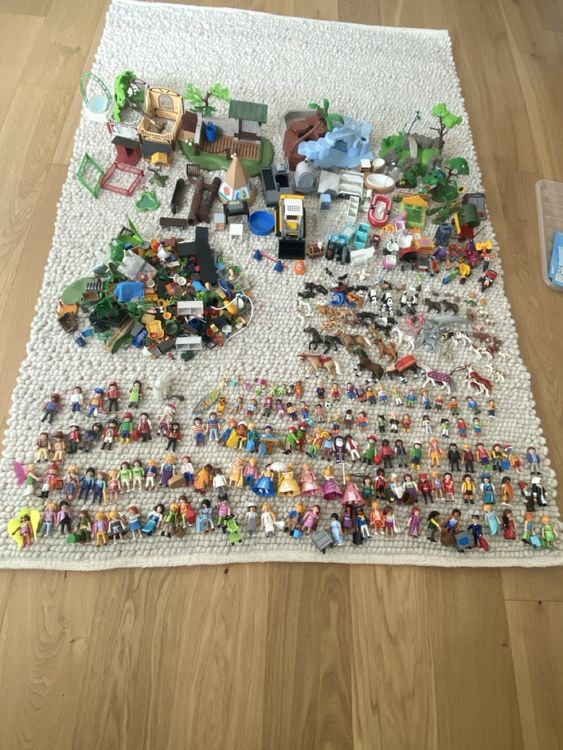 Playmobil Jouets: Grosses Playmobil Konvolut: Figuren, Tiere, Zubehör! – D'occasion à Wettingen par Allgor