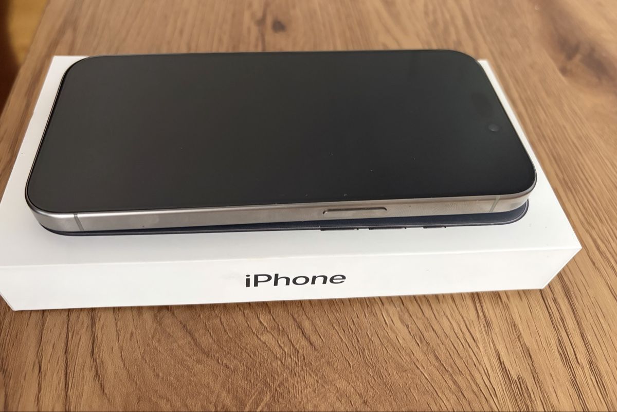 Apple Telefoni cellulari / Smartphones: Iphone 15 Pro, 256GB, super Zustand – Usato da Emmenbrücke venduto da Lukee1901 4