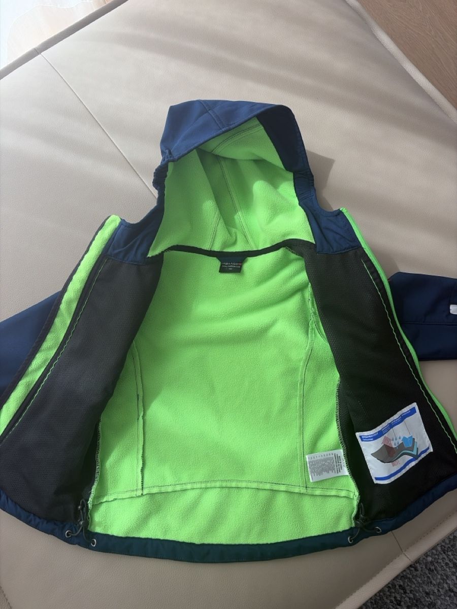 Trollkids Giacche & Cappotti: Trollkids Softshelljacke, dunkelblau, Gr. 104 – Usato da Schönenberg ZH venduto da CorsoBaccarini 1