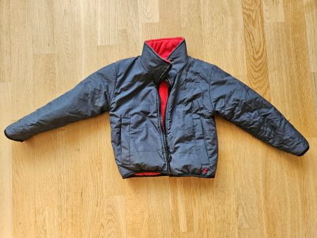 Kinder Winterwendejacke grau/rot sehr guter Zustand Gr. 98