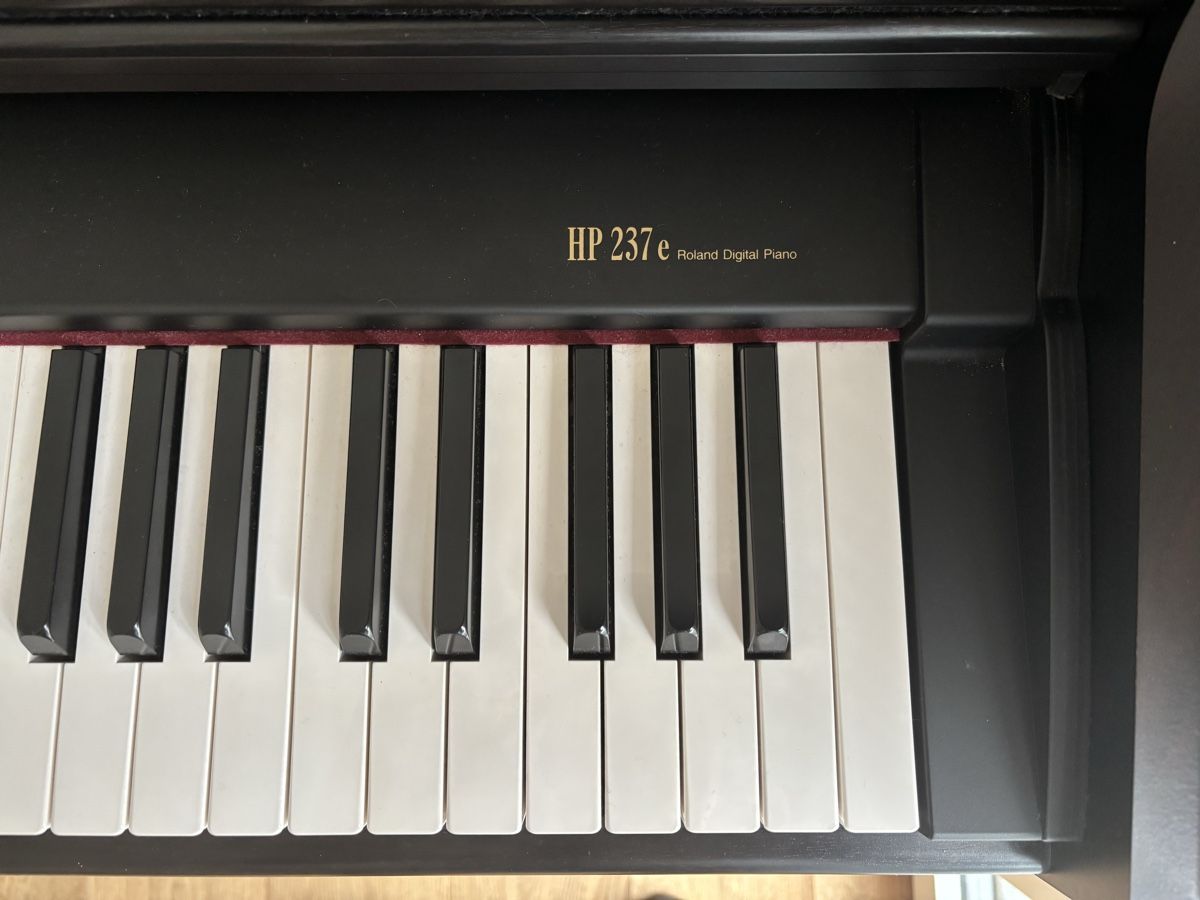 Roland Musikinstrumente: Roland Digital Piano HP 237e – Gebraucht aus Einsiedeln von luk_z69w 3