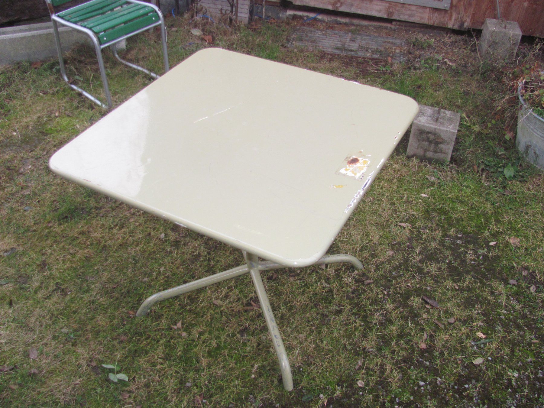 Bigla Tavoli: BIGLA Blechtisch 80x80cm Gartentisch OK Höhe 69 – Usato da Malters venduto da Monark