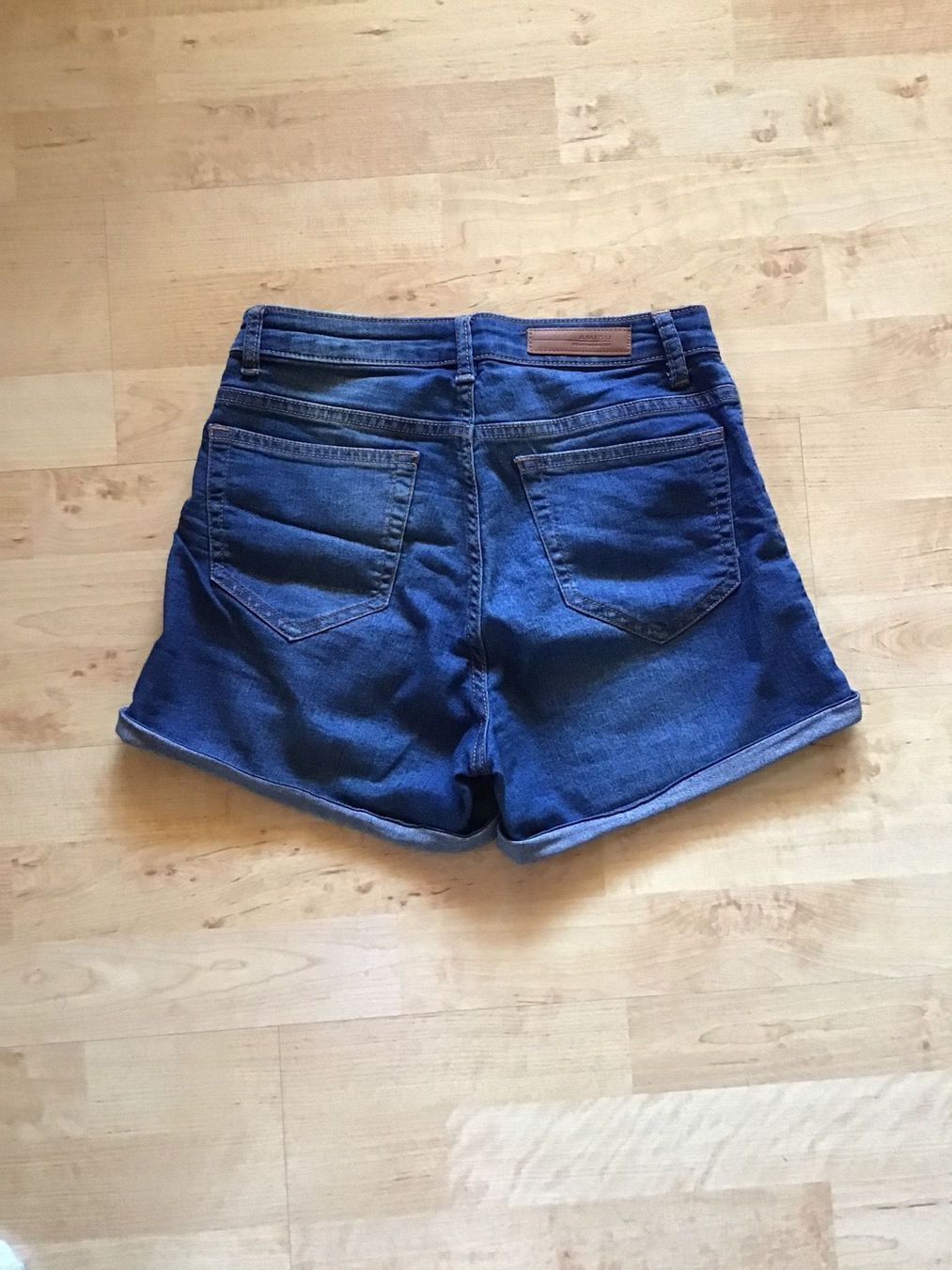 Jeans: Kurze Jeans "Amisu" Gr. 38... – Usato da Uetendorf venduto da Koh0 1