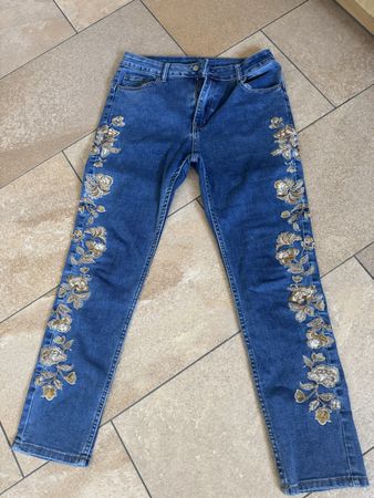 Jeans brodé fleurs, taille XL (petite comme une L)