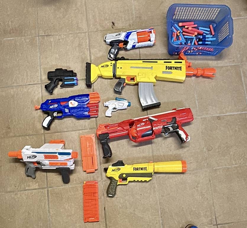 Giocattoli: Div. NERF Guns – Usato da Geroldswil venduto da Mahou82