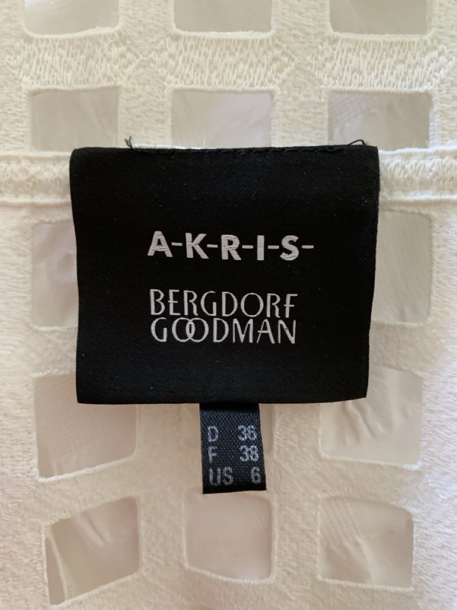 Akris Giacche: AKRIS: Extravaganter weisser Blazer aus Gitterstoff, 36 – Nuovo (secondo la descrizione) da Luzern venduto da paulablue 7
