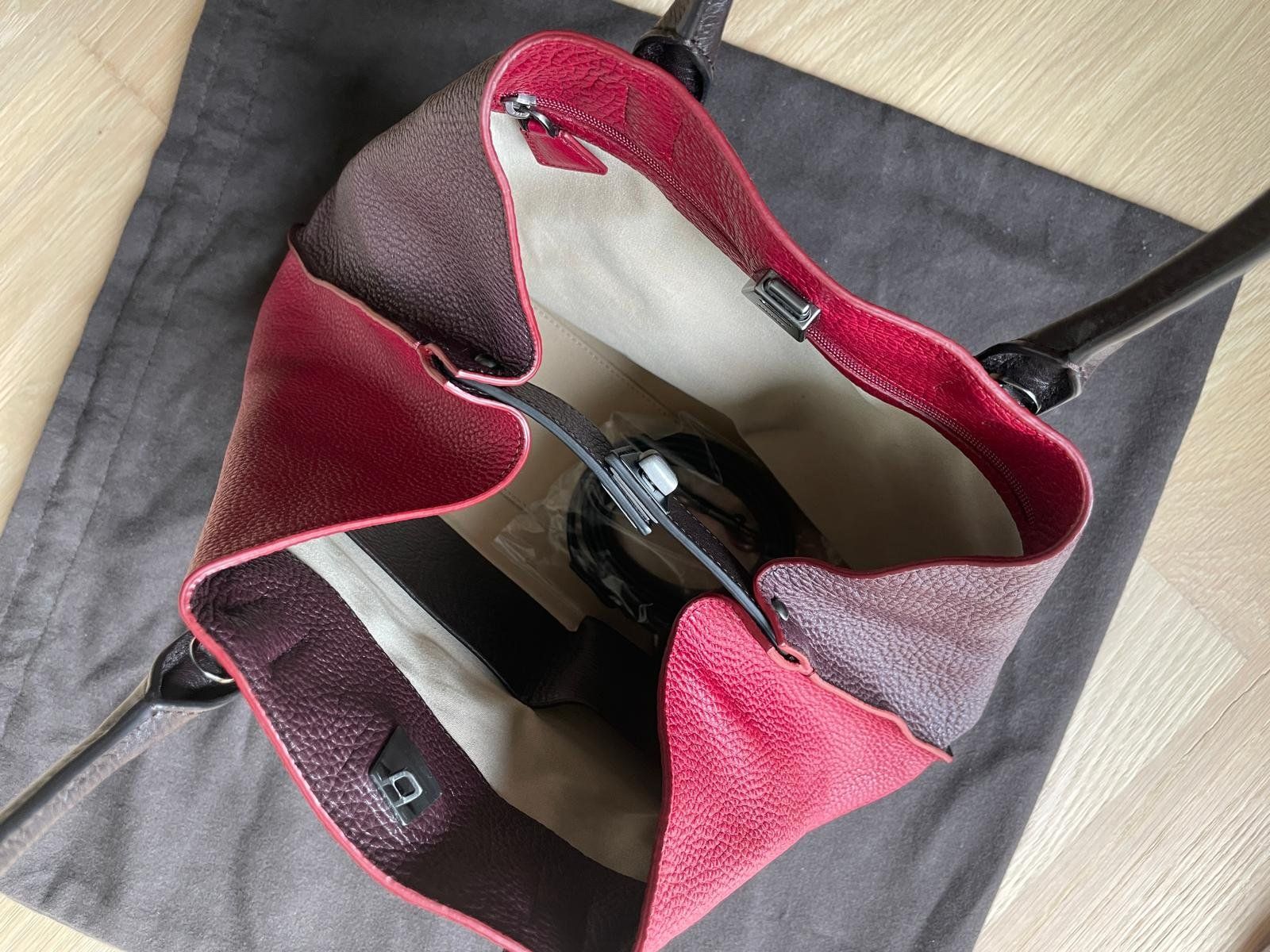 Akris Sacs: Akris Ai Small Top Handle Tote – D'occasion à St. Gallen par joa_ls9v 3
