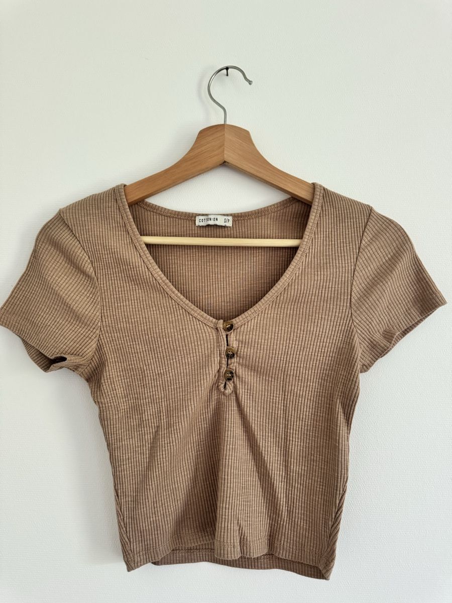 T-Shirts: Crop Top, Cotton On – Gebraucht aus St. Gallen von nikolasbong